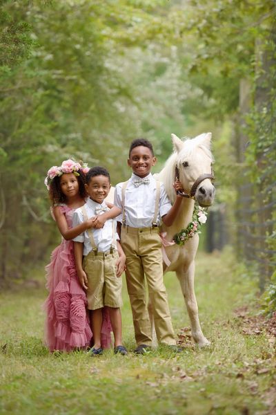 we just take a moment to talk about my kids 2021 pony photo session?